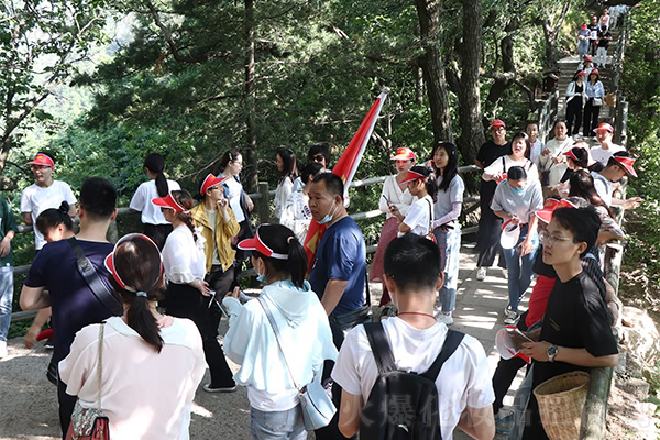 老君山如詩(shī)如畫,目之所及皆美景 老君山如詩(shī)如畫,目之所及皆美景
